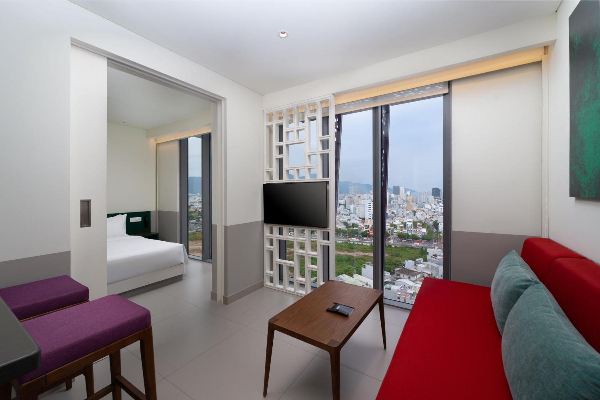 Wink Icon Hotel Danang Riverside - Luxury Suites - 24Hrs Stay & Rooftop Pool Bar المظهر الخارجي الصورة