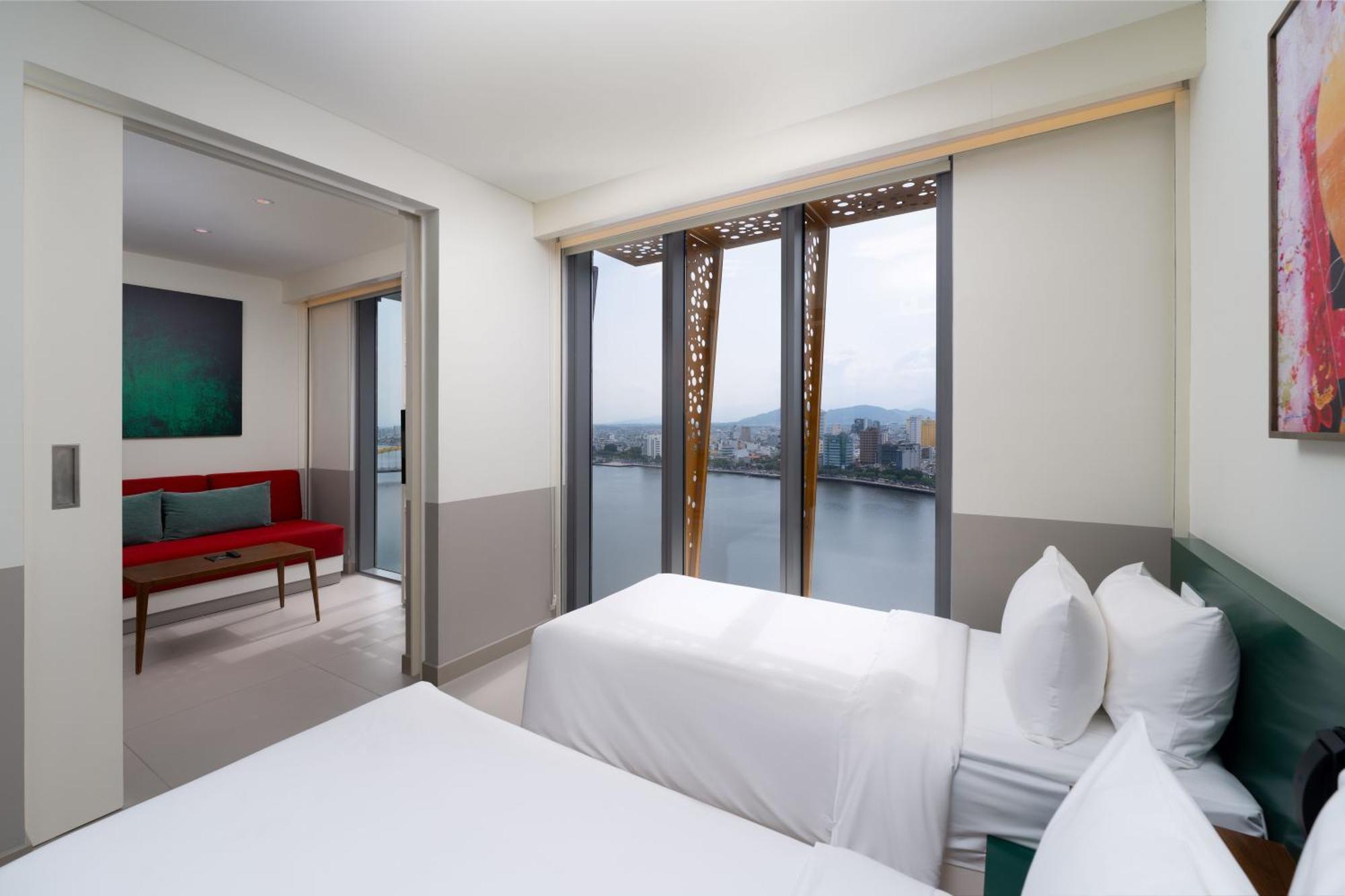 Wink Icon Hotel Danang Riverside - Luxury Suites - 24Hrs Stay & Rooftop Pool Bar المظهر الخارجي الصورة
