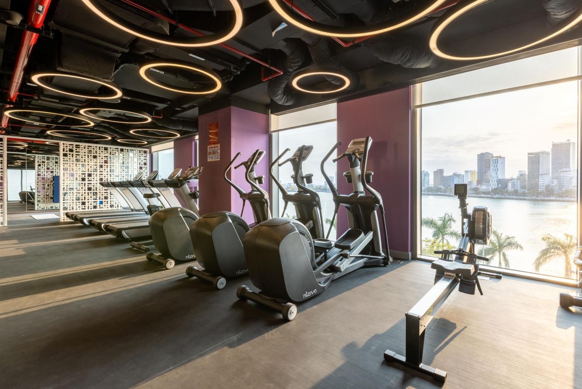 Wink Icon Hotel Danang Riverside - Luxury Suites - 24Hrs Stay & Rooftop Pool Bar المظهر الخارجي الصورة