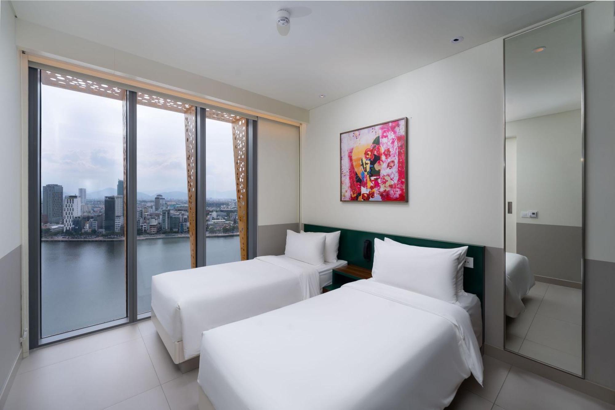Wink Icon Hotel Danang Riverside - Luxury Suites - 24Hrs Stay & Rooftop Pool Bar المظهر الخارجي الصورة