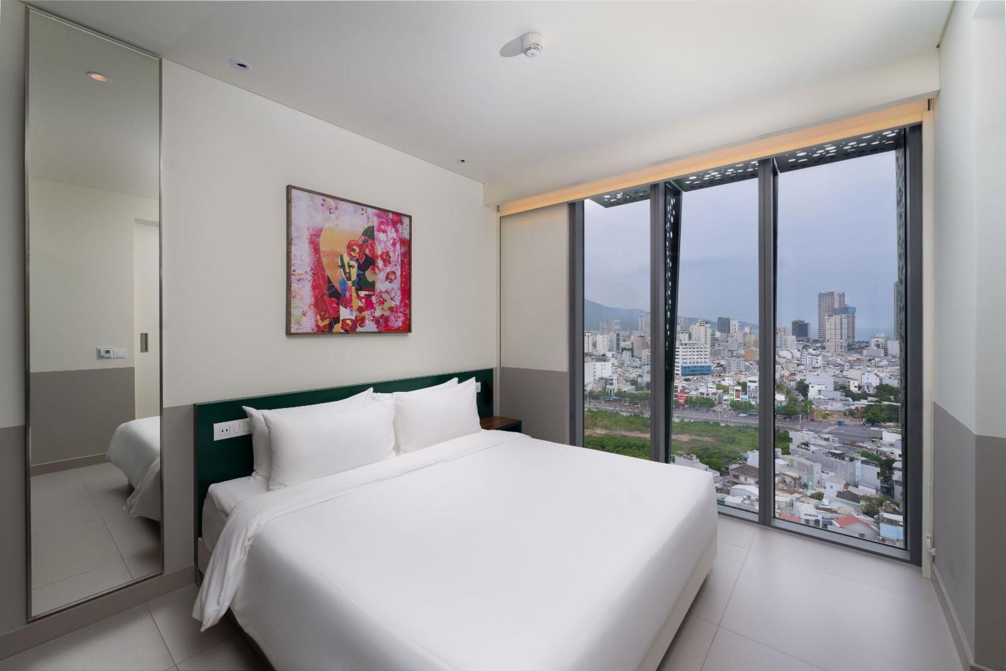 Wink Icon Hotel Danang Riverside - Luxury Suites - 24Hrs Stay & Rooftop Pool Bar المظهر الخارجي الصورة
